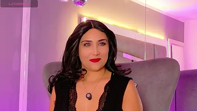 Evangeline Taylorr online show from November 2025 08:44:01 PM