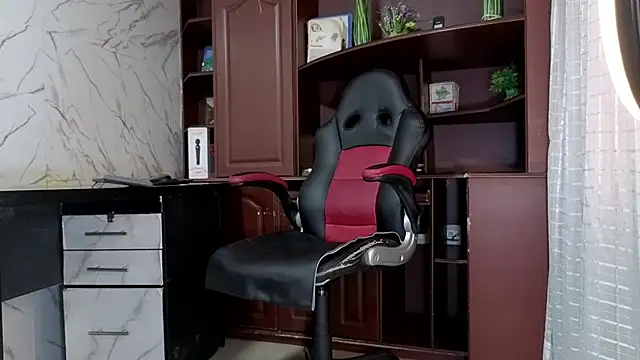 Snapshot of MissEscarleth chatting on November 2025 02:47:02 AM MissEscarleth online show from November 2025 02:47:02 AM