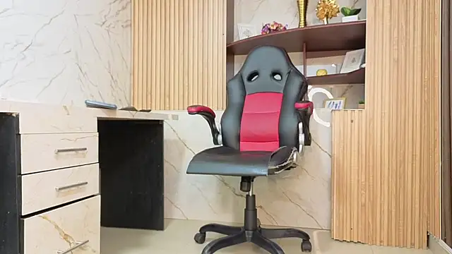 Snapshot of MissEscarleth chatting on February 2026 02:19:02 AM MissEscarleth online show from February 2026 02:19:02 AM