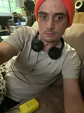 Snapshot of JustTylerr chatting on June 2026 11:46:01 AM JustTylerr online show from June 2026 11:46:01 AM