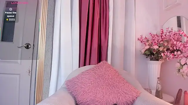 scarlet fostt  online show from November 2025 12:26:01 PM