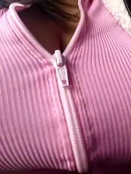 Snapshot of Cristal__04 chatting on September 2025 05:14:01 PM Cristal 04 online show from September 2025 05:14:01 PM