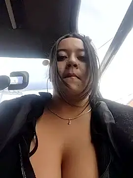 Snapshot of Cristal__04 chatting on December 2025 06:58:01 PM Cristal 04 online show from December 2025 06:58:01 PM