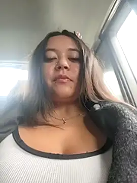 Snapshot of Cristal__04 chatting on December 2025 03:52:01 PM Cristal 04 online show from December 2025 03:52:01 PM