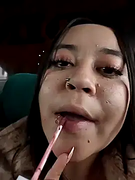 Snapshot of Cristal__04 chatting on February 2026 04:58:01 PM Cristal 04 online show from February 2026 04:58:01 PM