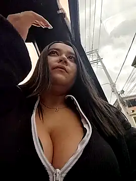 Snapshot of Cristal__04 chatting on February 2026 05:44:02 PM Cristal 04 online show from February 2026 05:44:02 PM