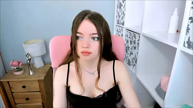 GraceLips online show from March 2026 03:28:01 PM