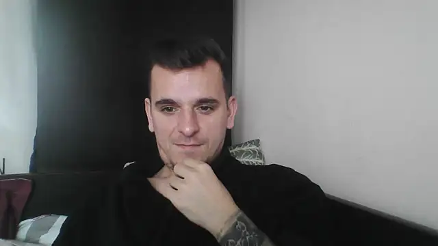 Huge cock22cm online show from March 2025 09:32:02 AM