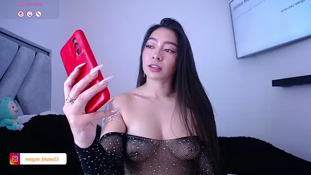 megan bluee23 online show from October 2025 03:51:02 PM