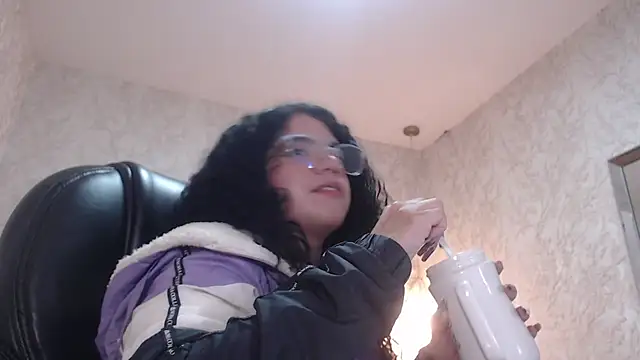 EmmaCowperr online show from January 2025 10:41:02 AM