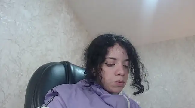 EmmaCowperr online show from January 2025 03:23:01 AM