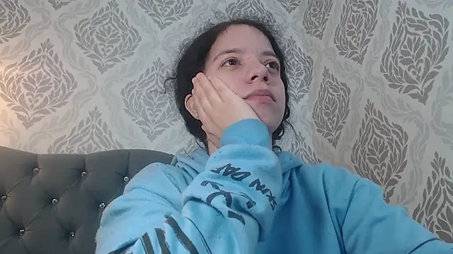 EmmaCowperr online show from March 2025 05:37:01 PM