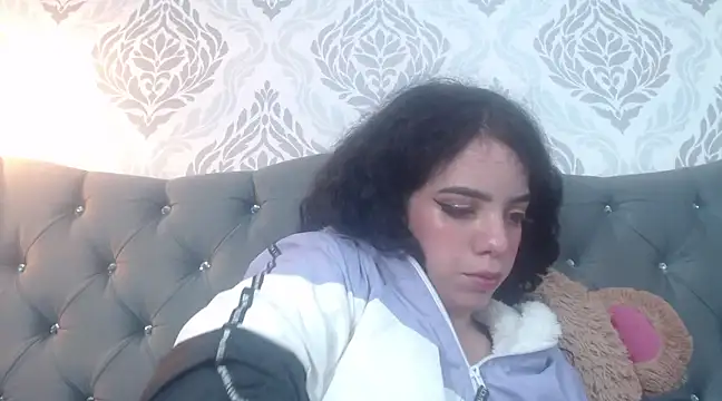 EmmaCowperr online show from March 2025 03:19:01 PM