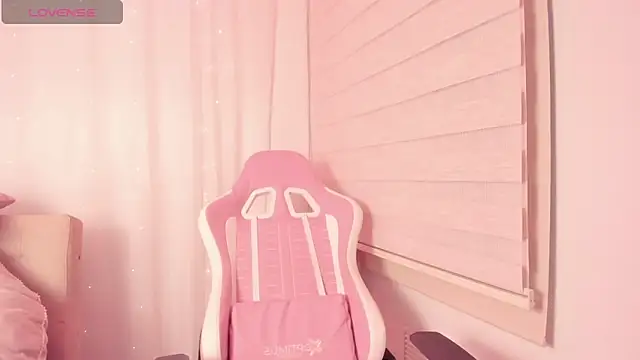 Alice winter  online show from April 2026 06:03:01 PM