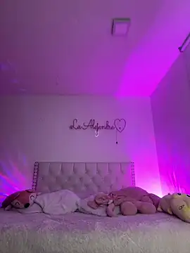 alee lenoxx online show from March 2025 06:44:01 AM