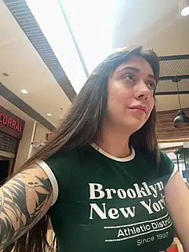 emiliasommer online show from March 2025 04:07:02 PM