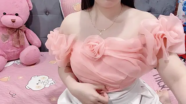 Snapshot of Funikio chatting on April 2026 01:47:01 AM Funikio online show from April 2026 01:47:01 AM