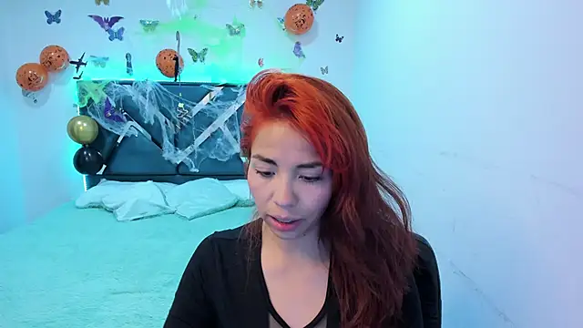 Snapshot of Aylinn_diaz chatting on October 2025 12:49:02 PM Aylinn diaz online show from October 2025 12:49:02 PM