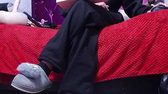 AyshaScott online show from October 2025 12:45:02 PM