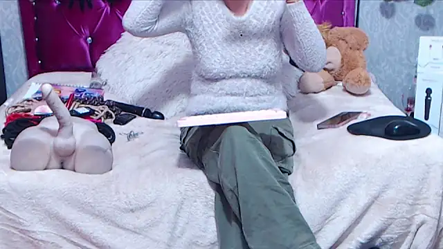 AyshaScott online show from April 2026 02:54:02 PM