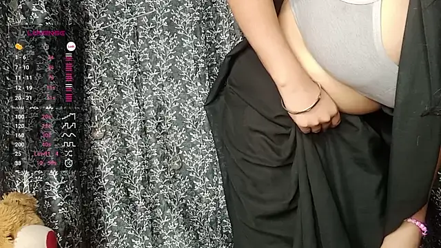 shuhana  online show from December 2024 03:18:02 AM