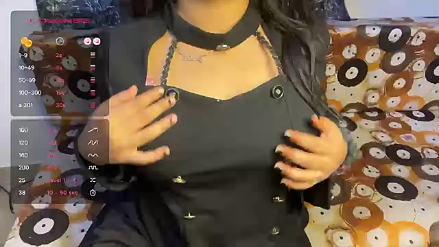 Snapshot of shuhana_ chatting on May 2026 04:43:01 AM shuhana online show from May 2026 04:43:01 AM
