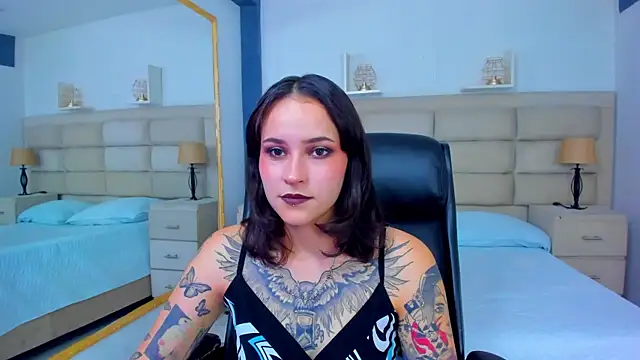 AnnyThompson  online show from October 2025 08:59:02 PM