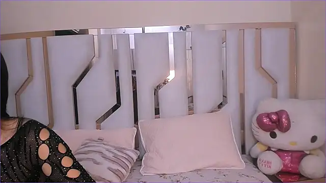 TifanyChill online show from November 2025 05:15:02 PM