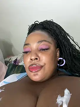 Snapshot of Katamia25 chatting on December 2024 06:56:02 AM Katamia25 online show from December 2024 06:56:02 AM