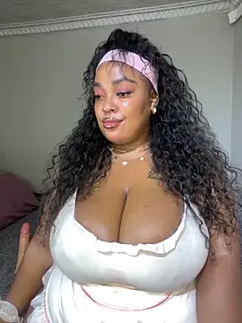 Snapshot of Katamia25 chatting on December 2024 07:33:02 AM Katamia25 online show from December 2024 07:33:02 AM
