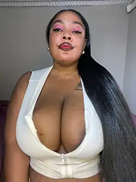 Snapshot of Katamia25 chatting on January 2025 06:38:01 PM Katamia25 online show from January 2025 06:38:01 PM