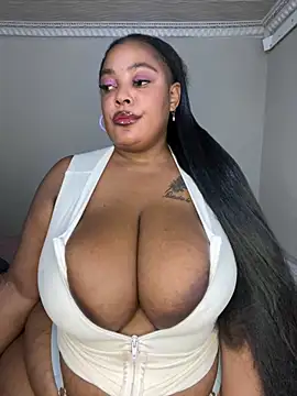 Snapshot of Katamia25 chatting on January 2025 04:04:01 AM Katamia25 online show from January 2025 04:04:01 AM