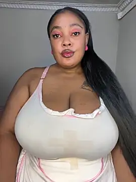 Snapshot of Katamia25 chatting on January 2025 05:48:01 AM Katamia25 online show from January 2025 05:48:01 AM