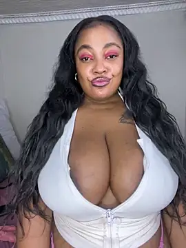 Snapshot of Katamia25 chatting on February 2025 05:12:02 AM Katamia25 online show from February 2025 05:12:02 AM