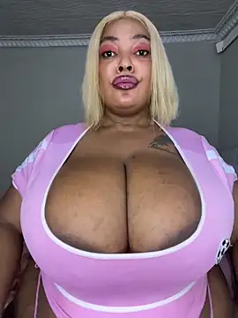 Snapshot of Katamia25 chatting on March 2025 02:31:02 AM Katamia25 online show from March 2025 02:31:02 AM