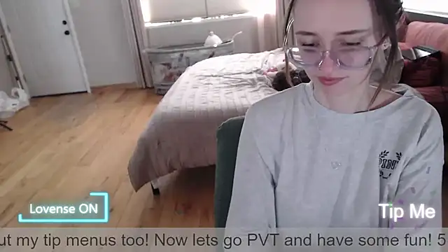 Snapshot of Plantbabeee chatting on May 2026 05:39:01 PM Plantbabeee online show from May 2026 05:39:01 PM