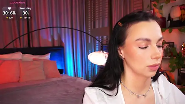 LunaNight online show from November 2025 08:47:01 PM