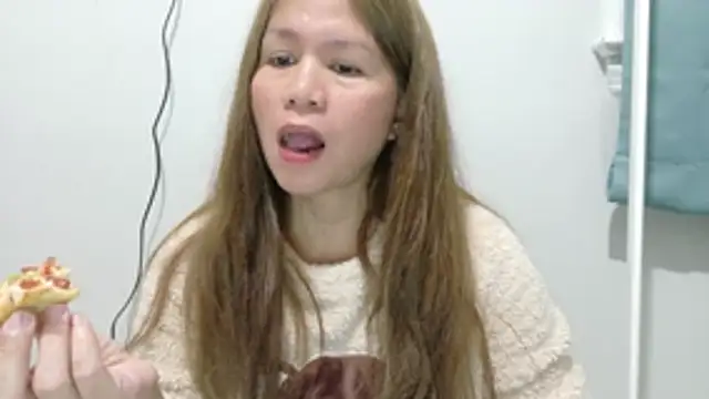 Snapshot of XLennaMX chatting on February 2026 02:09:02 AM XLennaMX online show from February 2026 02:09:02 AM