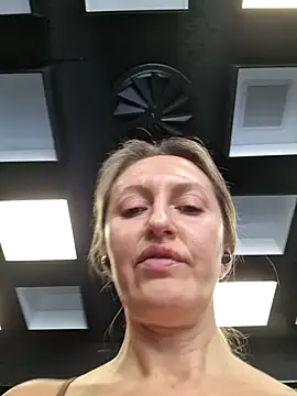 Snapshot of Miss____Mia_ chatting on January 2025 11:17:01 AM Miss    Mia  online show from January 2025 11:17:01 AM