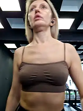 Snapshot of Miss____Mia_ chatting on February 2025 12:16:01 PM Miss    Mia  online show from February 2025 12:16:01 PM