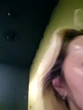 Snapshot of Miss____Mia_ chatting on February 2025 04:52:01 PM Miss    Mia  online show from February 2025 04:52:01 PM