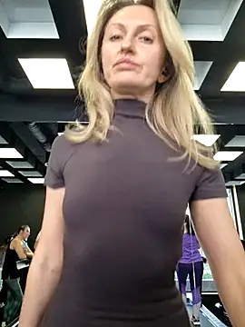 Snapshot of Miss____Mia_ chatting on February 2025 12:03:02 PM Miss    Mia  online show from February 2025 12:03:02 PM