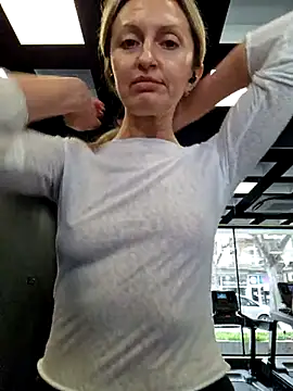 Snapshot of Miss____Mia_ chatting on March 2025 12:14:02 PM Miss    Mia  online show from March 2025 12:14:02 PM