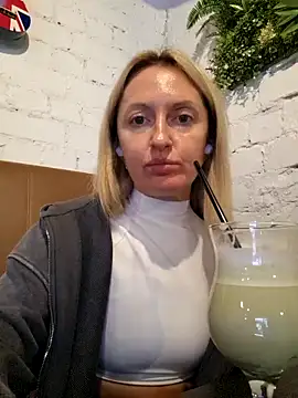 Snapshot of Miss____Mia_ chatting on October 2025 09:27:01 AM Miss    Mia  online show from October 2025 09:27:01 AM