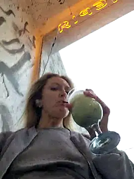 Snapshot of Miss____Mia_ chatting on October 2025 01:44:01 PM Miss    Mia  online show from October 2025 01:44:01 PM