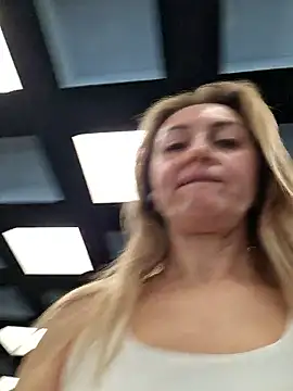 Miss    Mia  online show from January 2026 11:27:02 AM