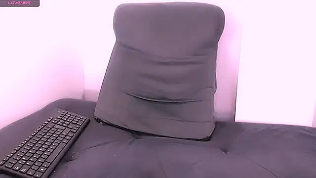 sofi-rojas1 online show from April 2026 06:58:01 AM