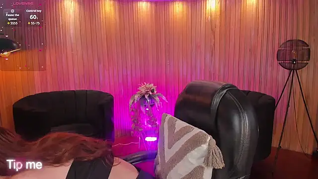 Snapshot of CorinneRusso chatting on December 2025 05:44:02 AM CorinneRusso online show from December 2025 05:44:02 AM