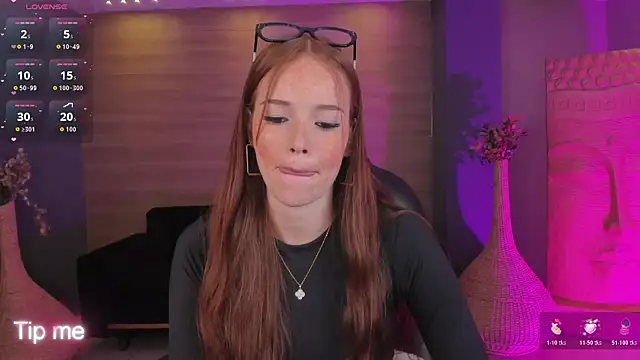 Snapshot of CorinneRusso chatting on February 2026 12:24:02 PM CorinneRusso online show from February 2026 12:24:02 PM