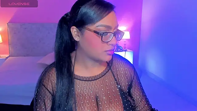 BlakmillerrGilson online show from November 2025 07:38:01 PM